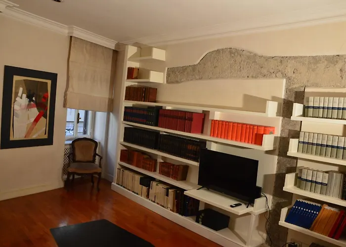 Nest In The Heart Of * Rome